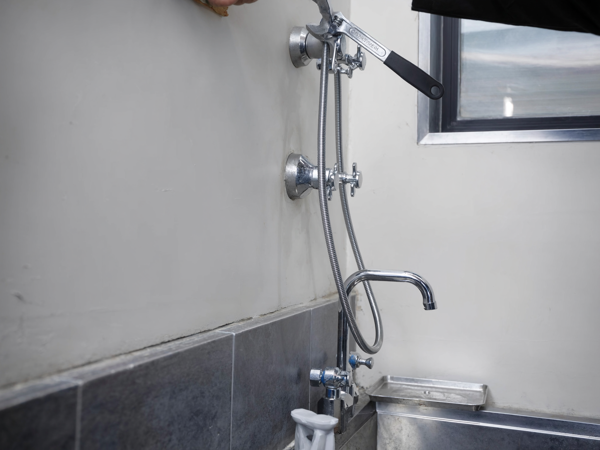 Quick fixes — Leaking tap, in and out under 30 minutes